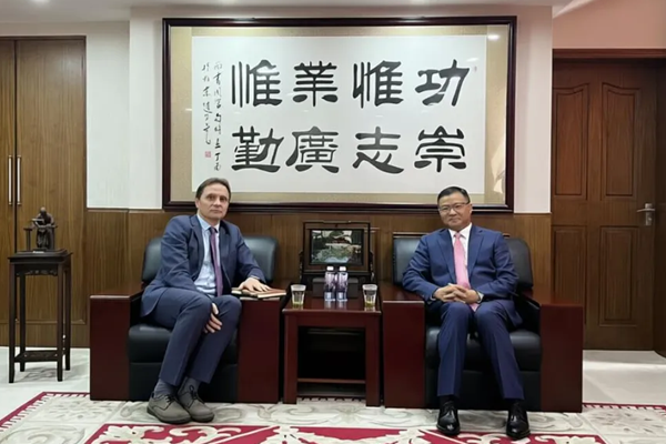 曹甲昌会长会见土耳其驻华商务参赞阿克古茨